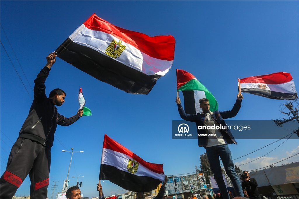 Gazze halkının tehcir edilmesi çağrısını reddeden Mısır ve Ürdün’ün tutumuna destek gösterisi 