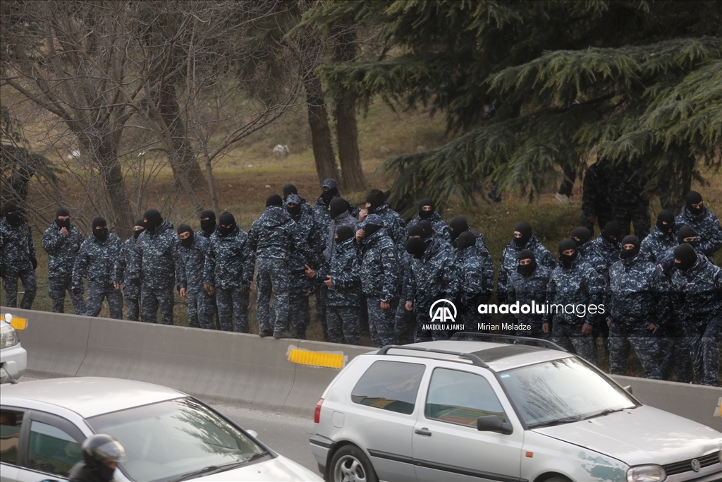 Gürcistan'daki AB yanlısı gösterilerde bazı protestocular gözaltına alındı