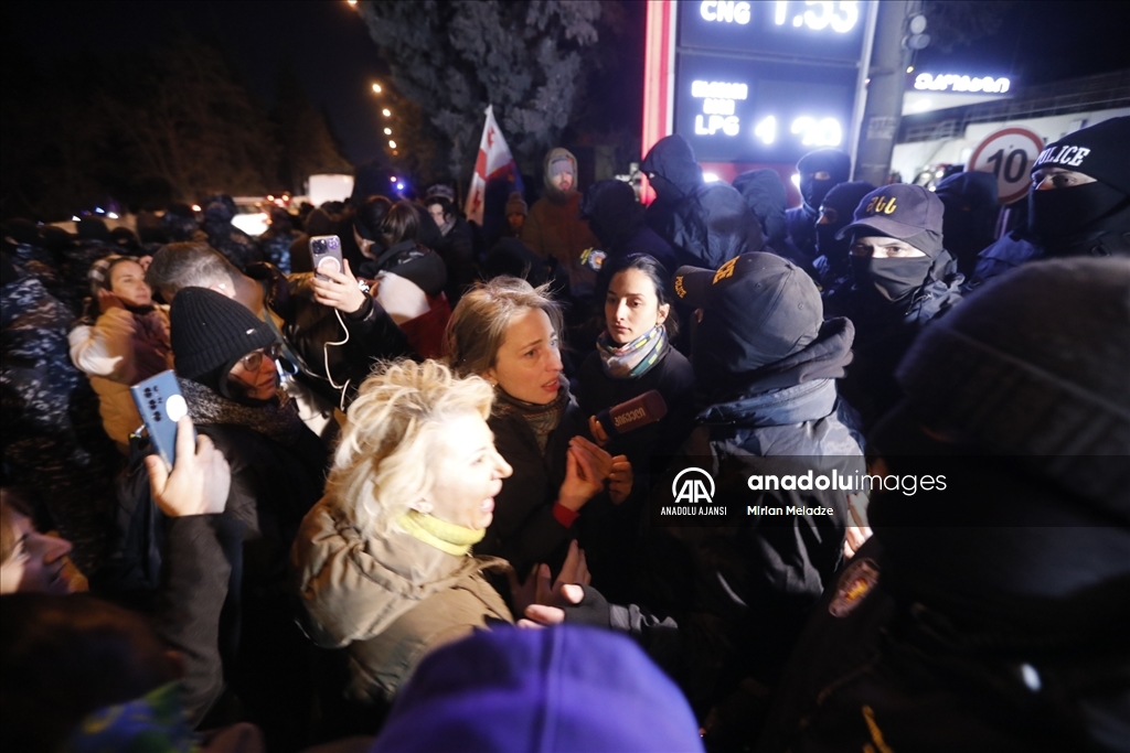Gürcistan'daki AB yanlısı gösterilerde bazı protestocular gözaltına alındı