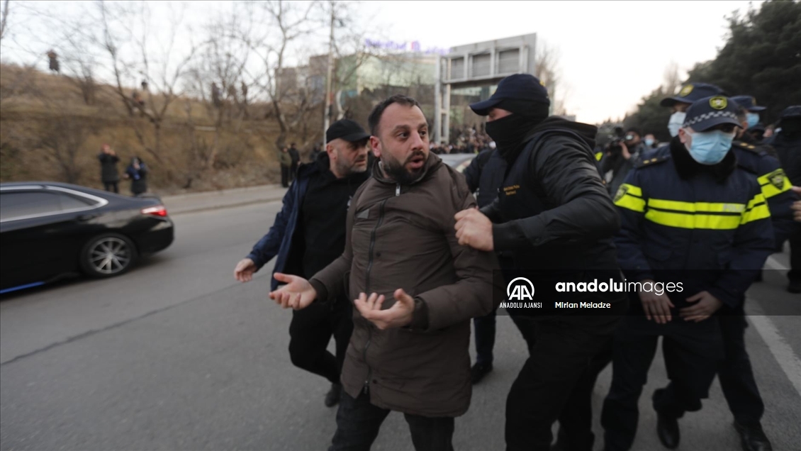 Gürcistan'daki AB yanlısı gösterilerde bazı protestocular gözaltına alındı