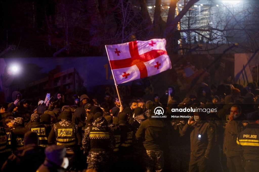 Gürcistan'daki AB yanlısı gösterilerde bazı protestocular gözaltına alındı