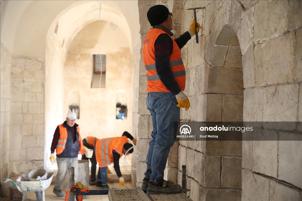 Şanlıurfa'da depremde hasar gören tarihi camiler ibadete açılıyor