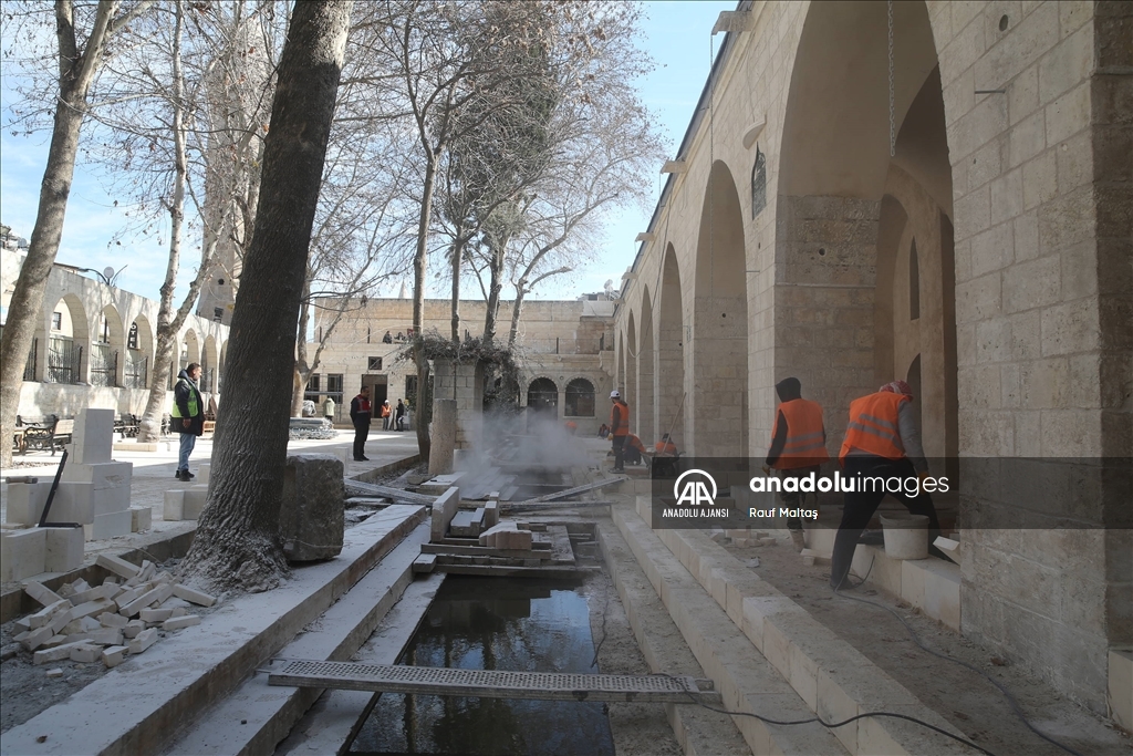 Şanlıurfa'da depremde hasar gören tarihi camiler ibadete açılıyor