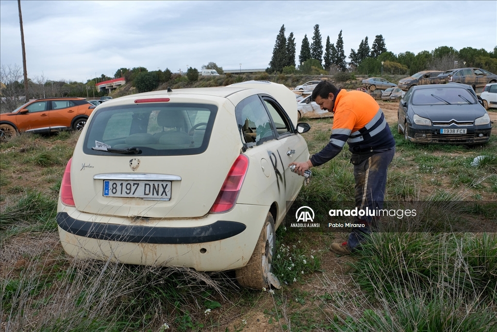İspanya'daki sel felaketinde 120 binden fazla araç kullanılamaz hale geldi