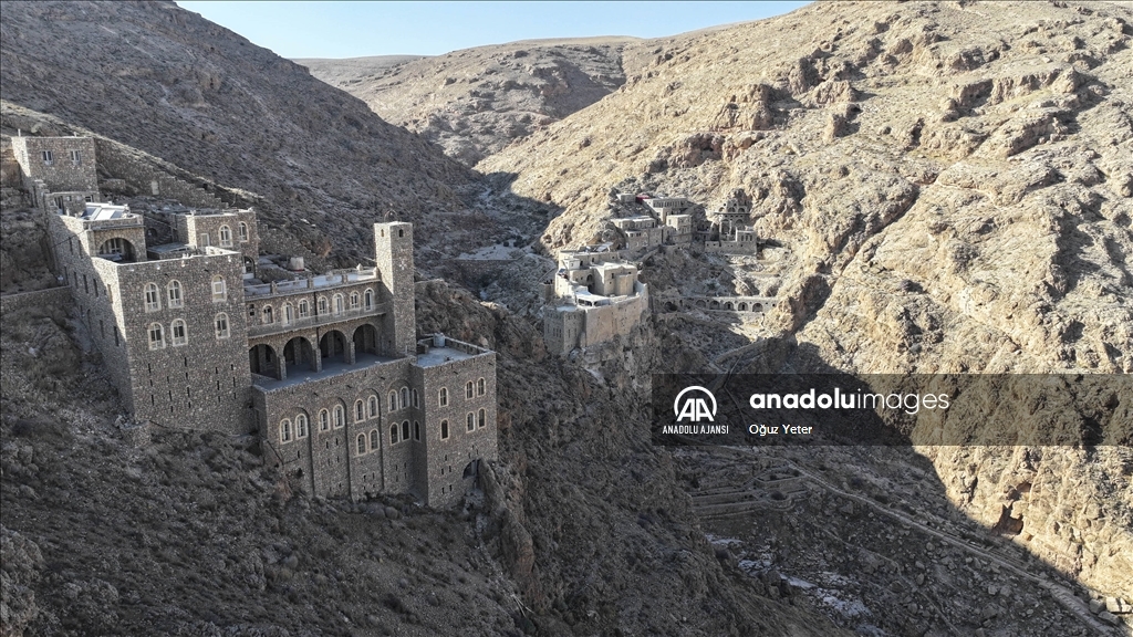 Suriyedeki tarihi manastır ziyaretçilerini ağırlıyor