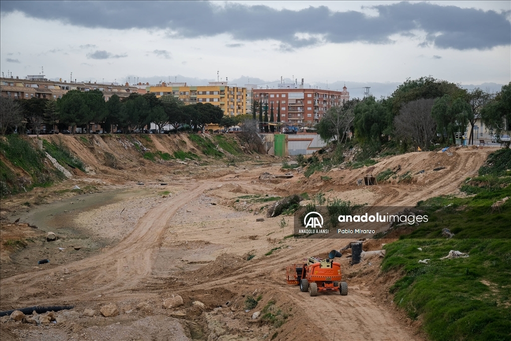 İspanya'daki sel felaketinde 120 binden fazla araç kullanılamaz hale geldi