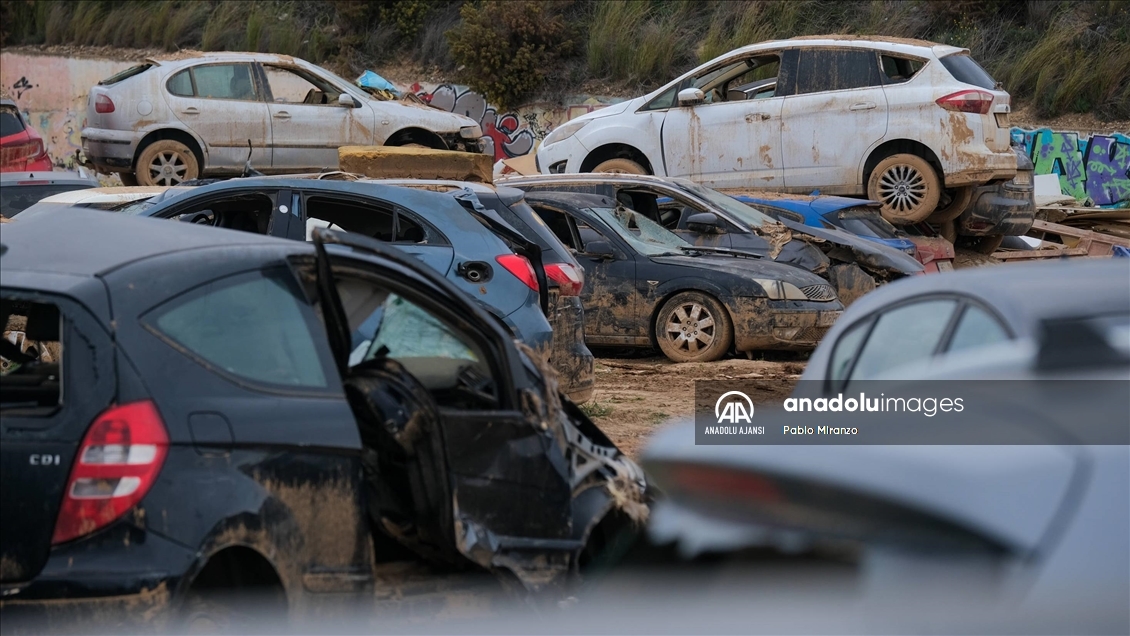İspanya'daki sel felaketinde 120 binden fazla araç kullanılamaz hale geldi