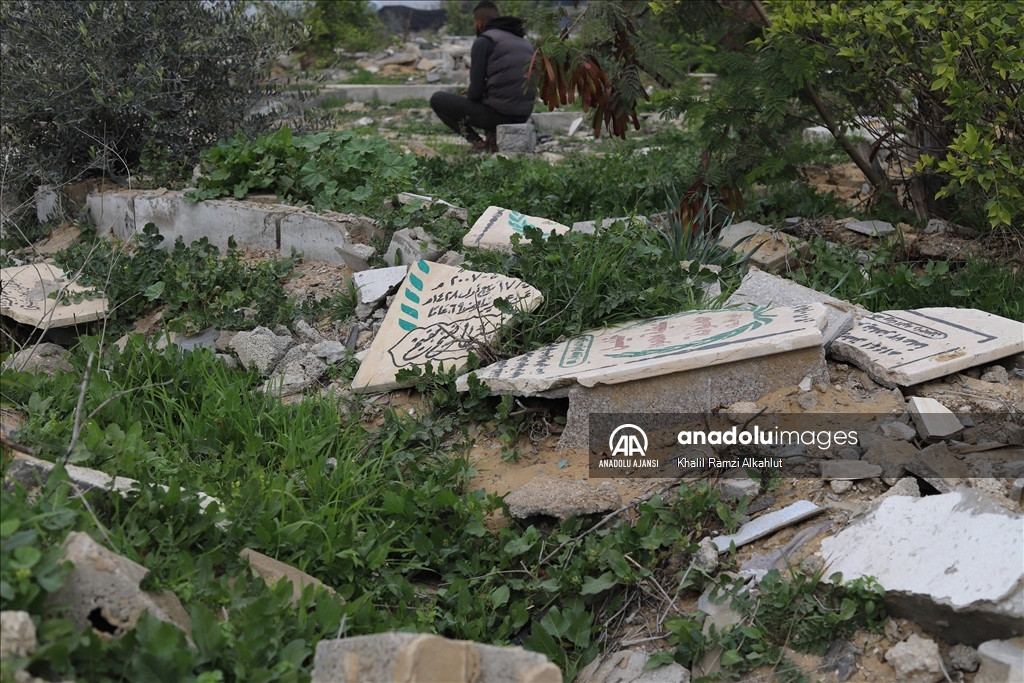 İsrail ordusunun tahrip ettiği Beyt Lahiya mezarlığındaki yıkım görüntülendi