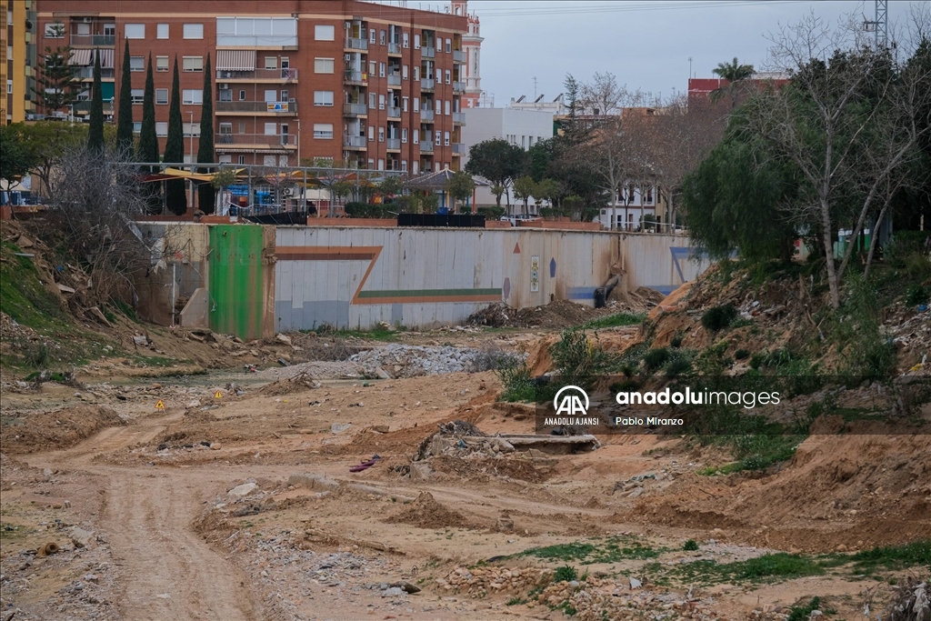 İspanya'daki sel felaketinde 120 binden fazla araç kullanılamaz hale geldi