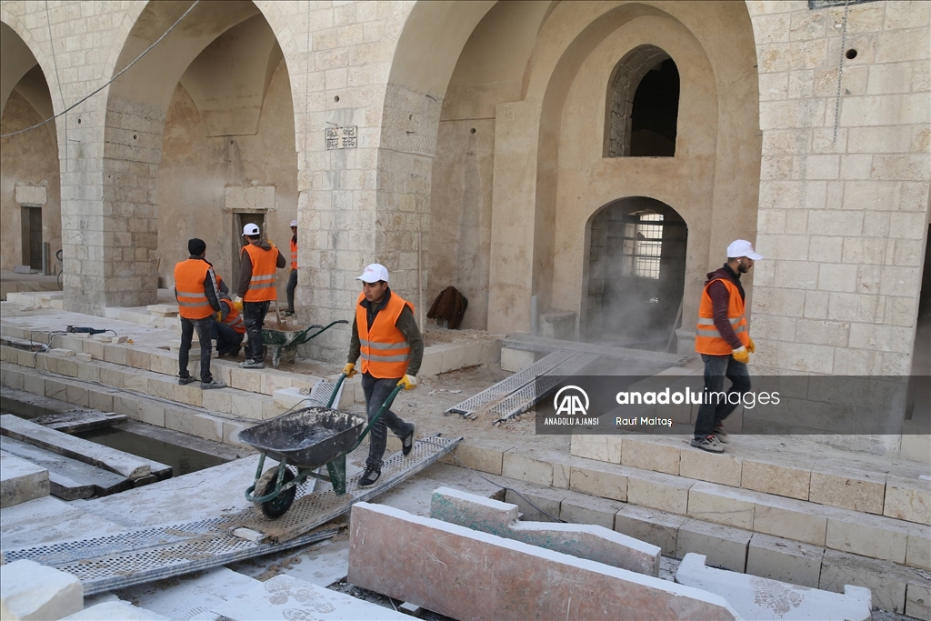 Şanlıurfa'da depremde hasar gören tarihi camiler ibadete açılıyor