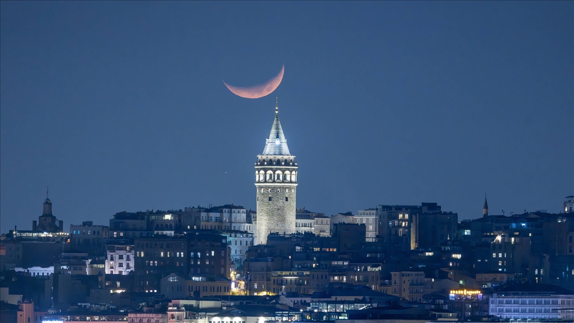 İstanbul'da hilal