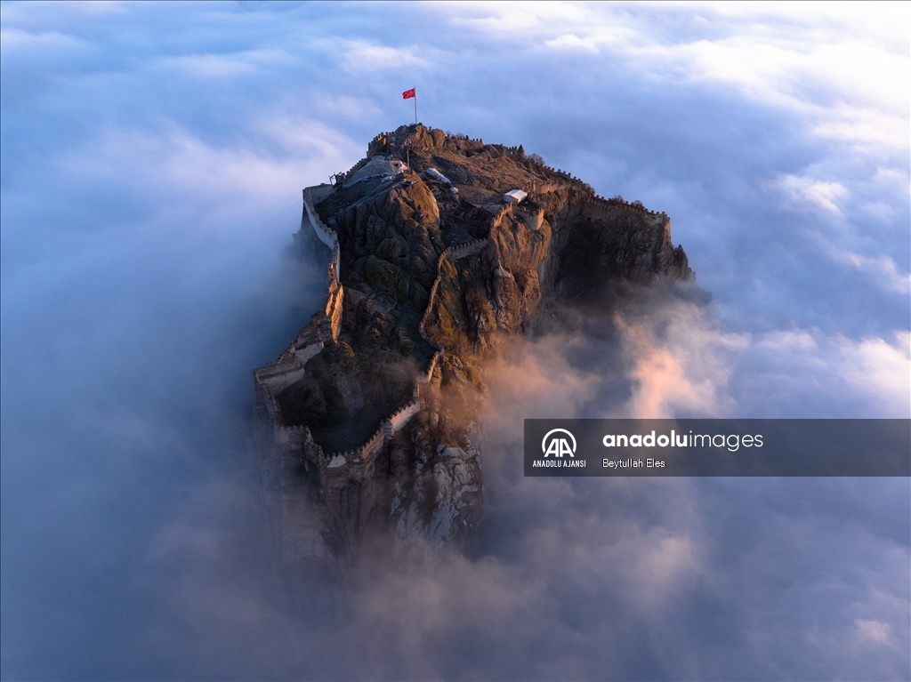 Karahisar Kalesi'nde sis