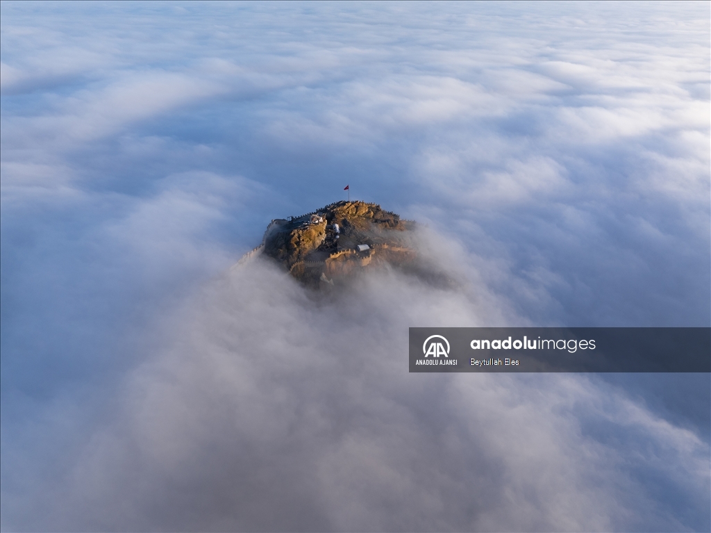 Karahisar Kalesi'nde sis