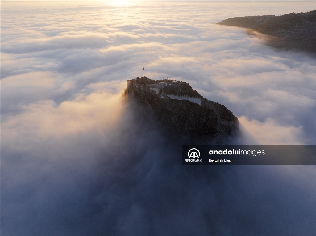 Karahisar Kalesi'nde sis