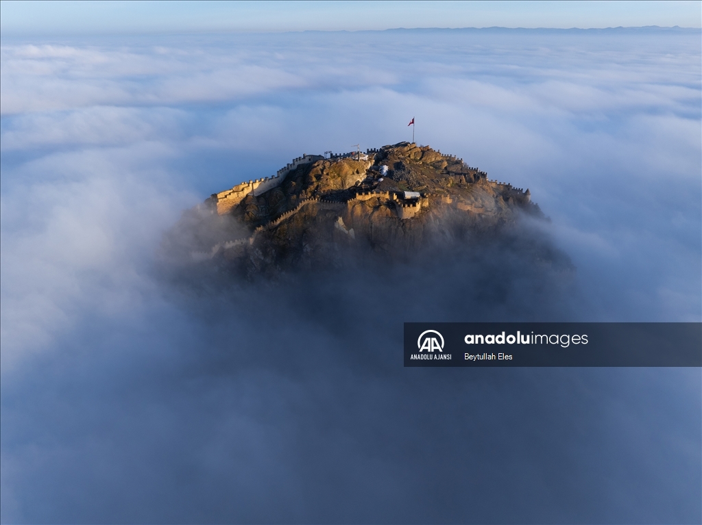 Karahisar Kalesi'nde sis