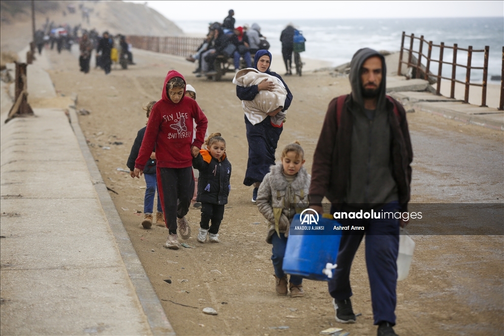 Yerlerinden edilen Filistinlilerin güneyden kuzeydeki evlerine göçü devam ediyor