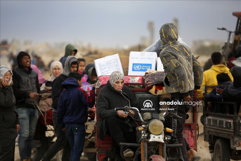 Yerlerinden edilen Filistinlilerin güneyden kuzeydeki evlerine göçü devam ediyor