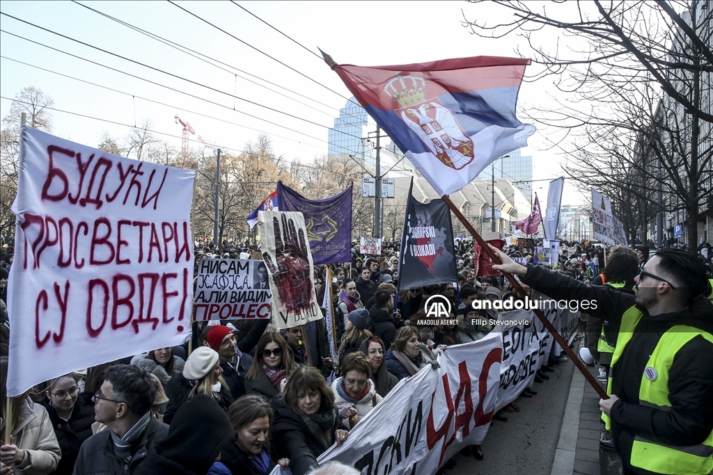 U Beogradu protest zbog pritisaka na zaposlene u školstvu koji podržavaju studente u blokadi