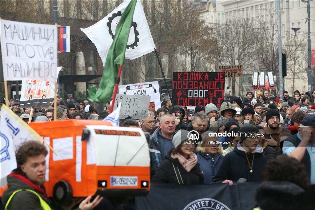 Sırbistan'daki ölümlü kaza sonrası başlayan öğrenci gösterileri sürüyor