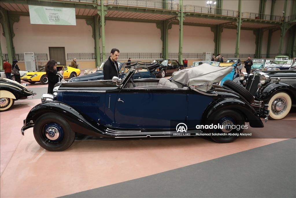 Tarihi "Bonhams Cars", Paris'teki Grand Palais müzesinde müzayede öncesi sergileniyor