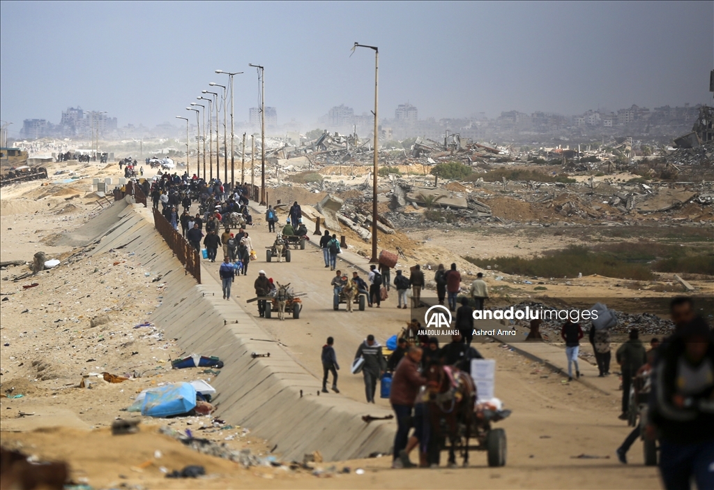 Yerlerinden edilen Filistinlilerin güneyden kuzeydeki evlerine göçü devam ediyor