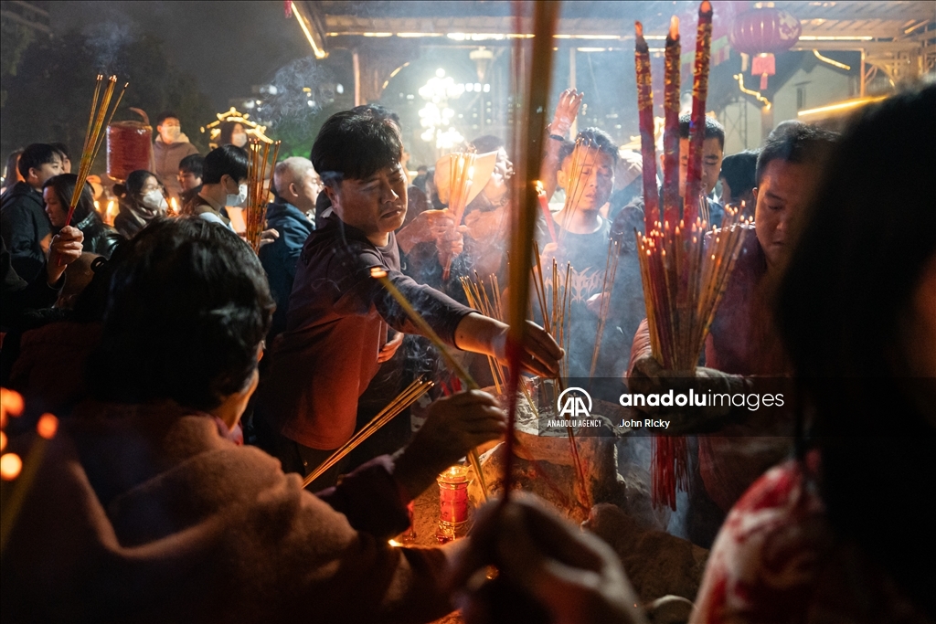 Яркий и самобытный фестиваль Факелов, который проводят жители Китая, принадлежащие к этническому меньшинству Yi (И).