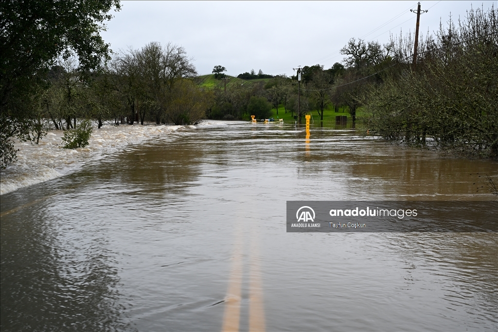 California’da atmosferik nehir nedeniyle şiddetli yağışlar etkili oldu