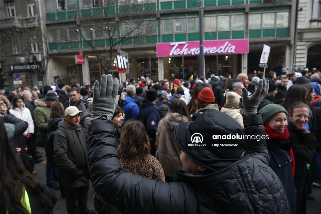 Sırbistan'daki ölümlü kaza sonrası başlayan öğrenci gösterileri sürüyor