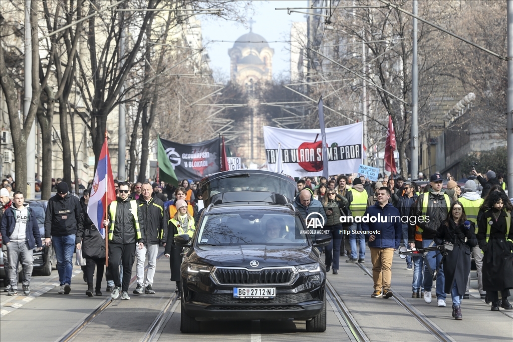 U Beogradu protest zbog pritisaka na zaposlene u školstvu koji podržavaju studente u blokadi