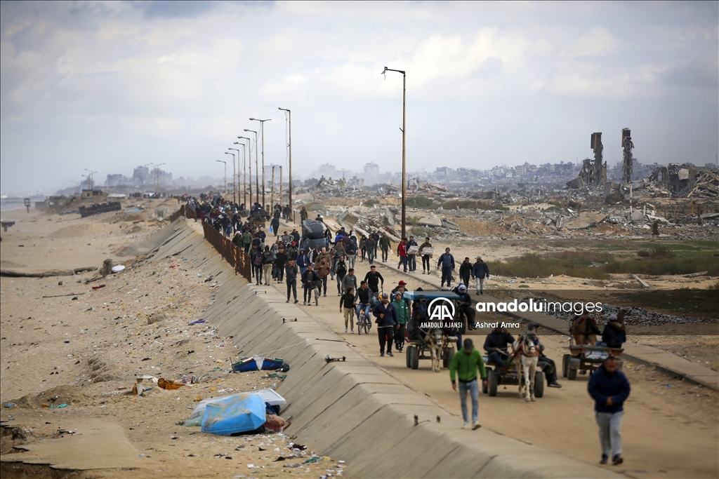 Yerlerinden edilen Filistinlilerin güneyden kuzeydeki evlerine göçü devam ediyor