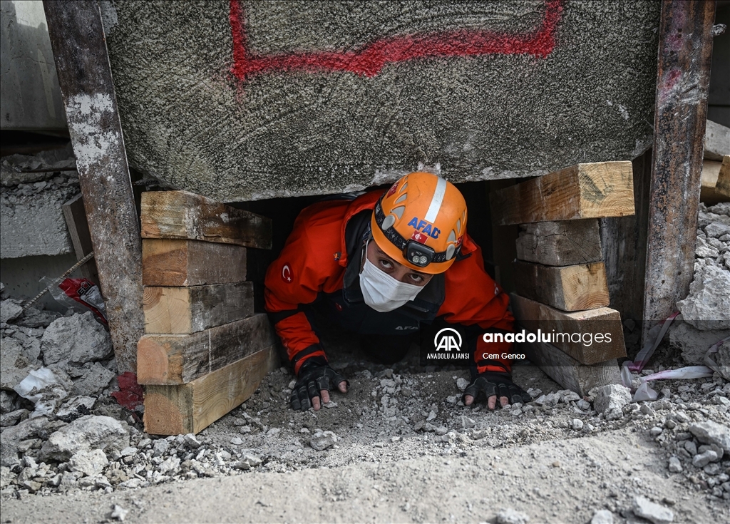 AFAD'ın arama kurtarma ekipleri zorlu görevlere sıkı eğitimlerle hazırlanıyor