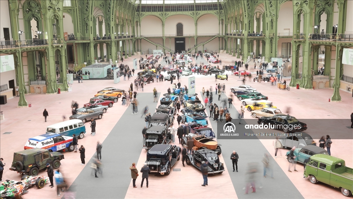 Tarihi "Bonhams Cars", Paris'teki Grand Palais müzesinde müzayede öncesi sergileniyor