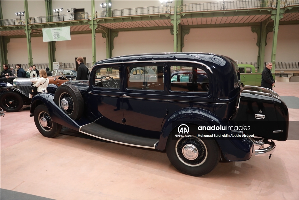 Tarihi "Bonhams Cars", Paris'teki Grand Palais müzesinde müzayede öncesi sergileniyor