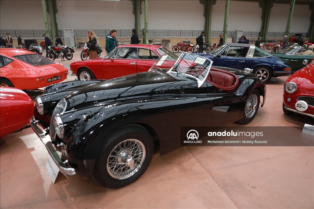 Tarihi "Bonhams Cars", Paris'teki Grand Palais müzesinde müzayede öncesi sergileniyor