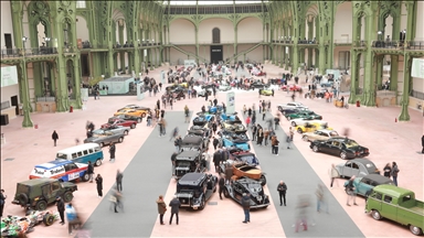 Tarihi "Bonhams Cars", Paris'teki Grand Palais müzesinde müzayede öncesi sergileniyor