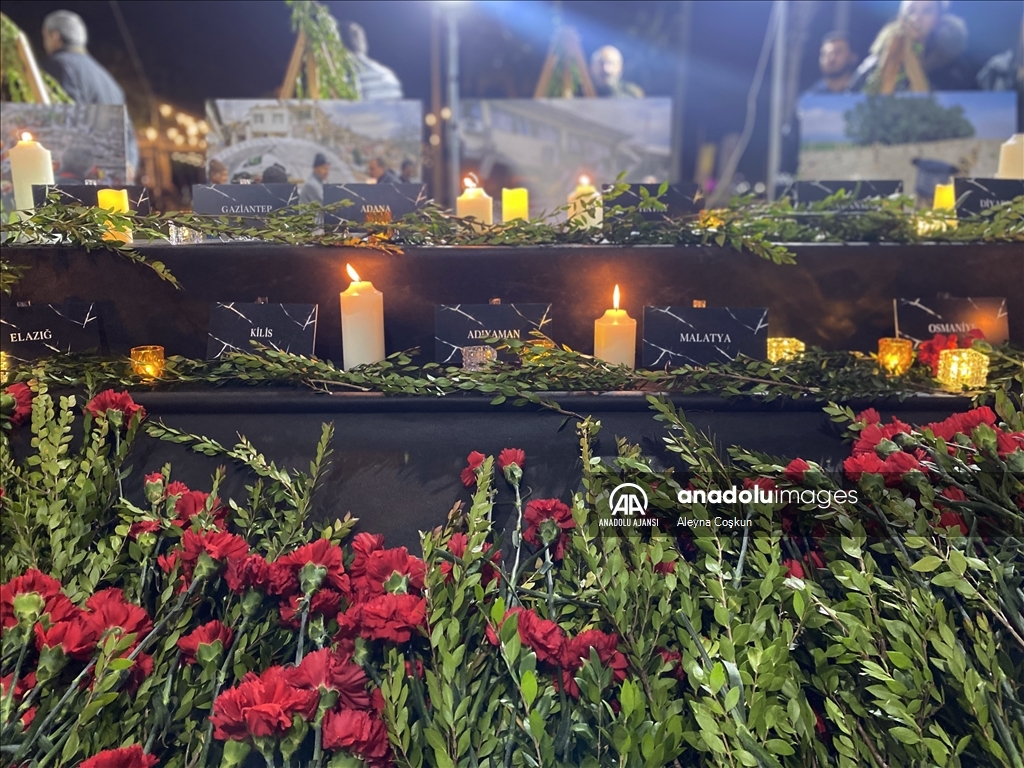 Mersin'de depremde hayatını kaybedenler "sessiz yürüyüş"le anıldı
