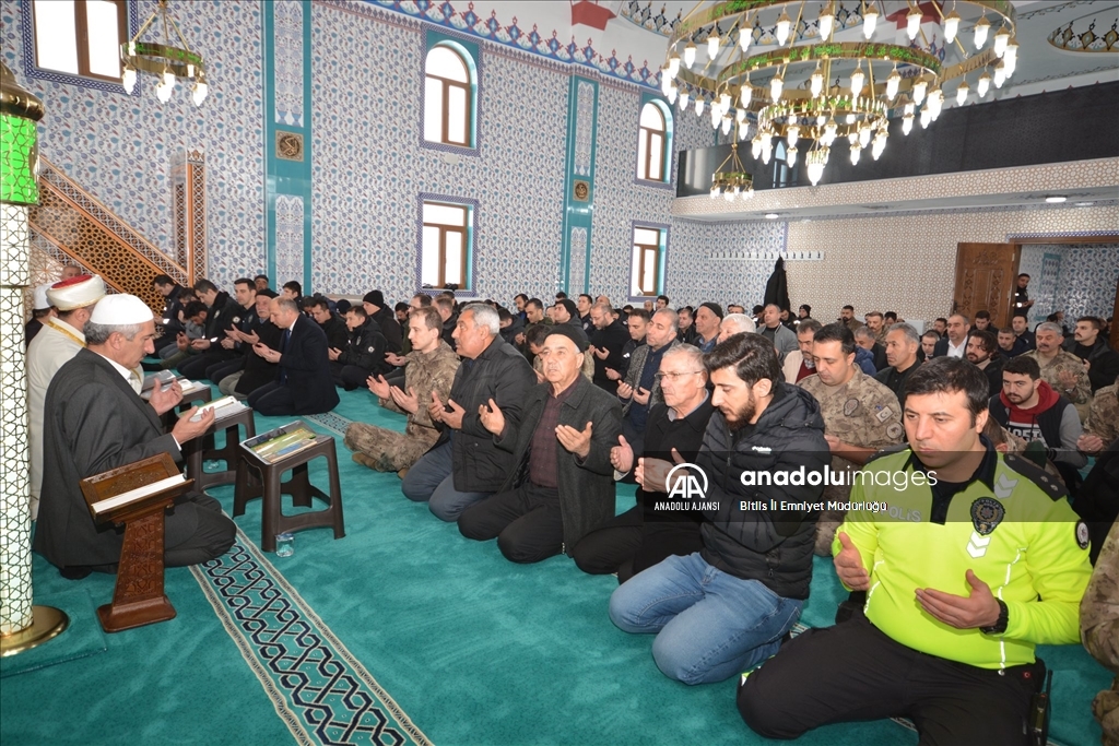 Van ve Bitlis'te 6 Şubat depremlerinin yıl dönümünde etkinlikler yapıldı