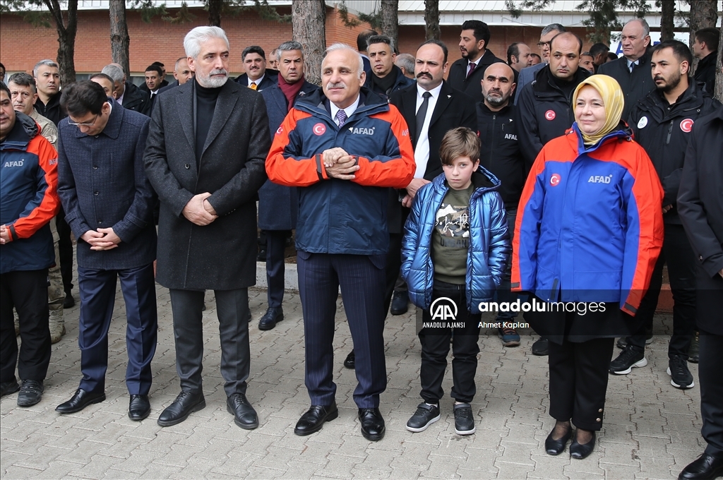 Diyarbakır'da 6 Şubat depremlerinde hayatını kaybedenler programlarla anıldı