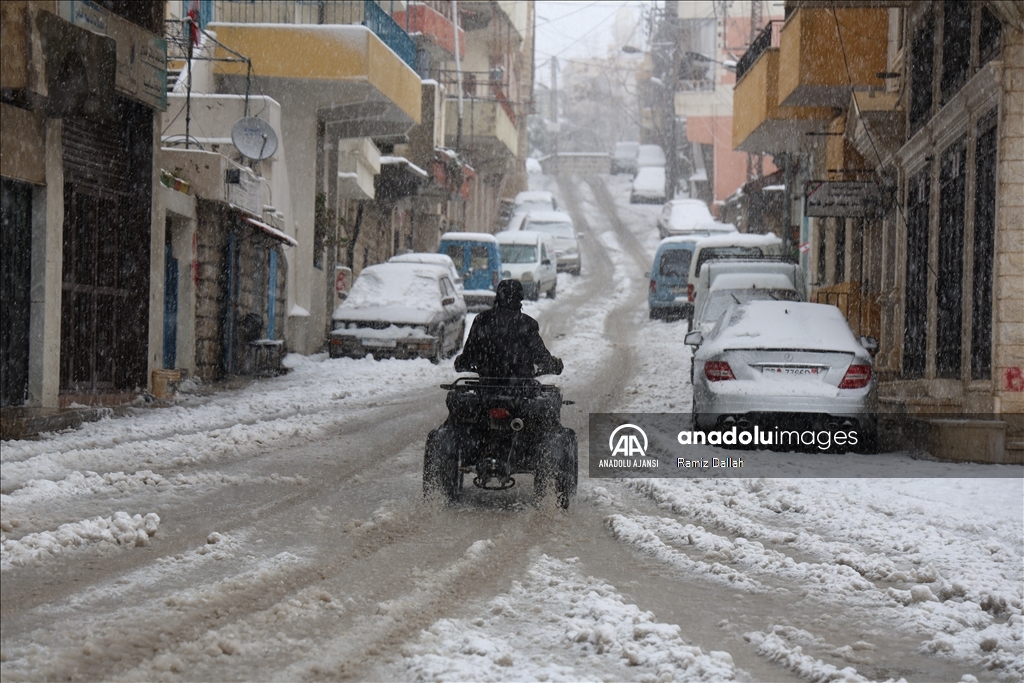 Lübnan'da kar yağışı