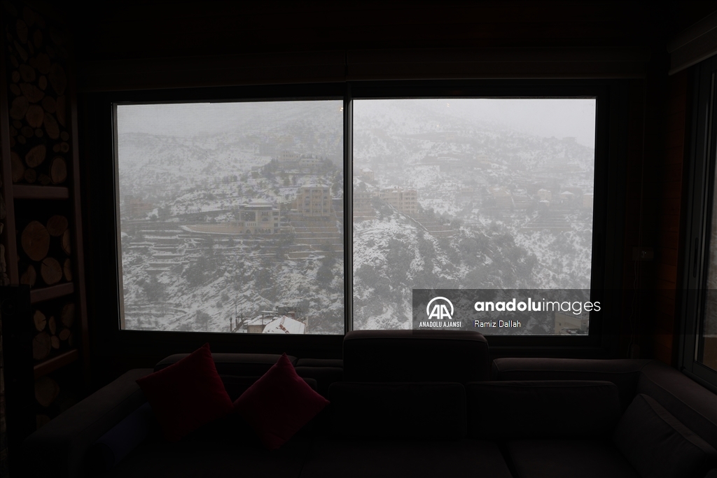 Lübnan'da kar yağışı