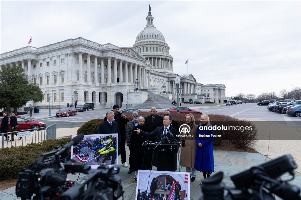 Wasshington D.C.'de 6 Ocak Kongre baskınına karışanların cezalarının affedilmesine karşı protesto