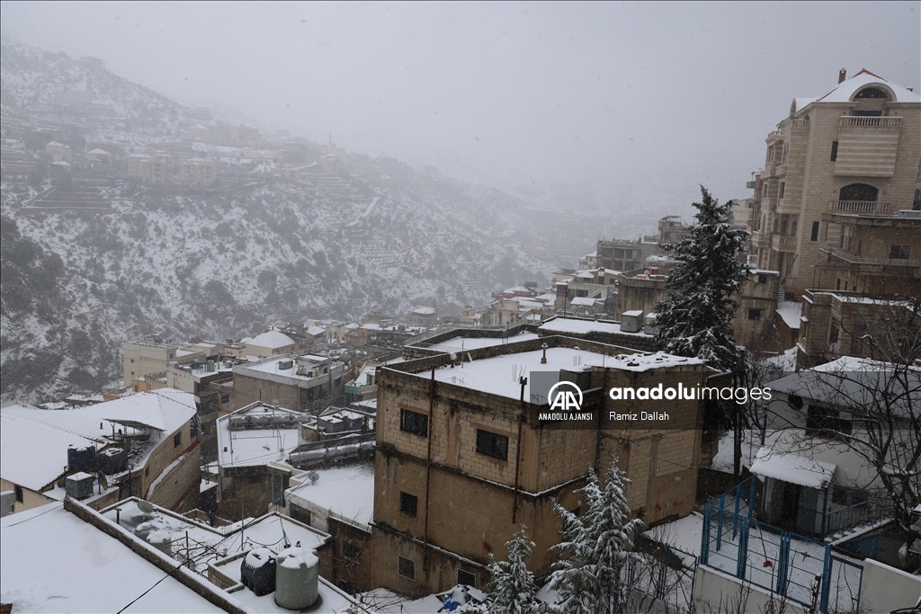 Lübnan'da kar yağışı