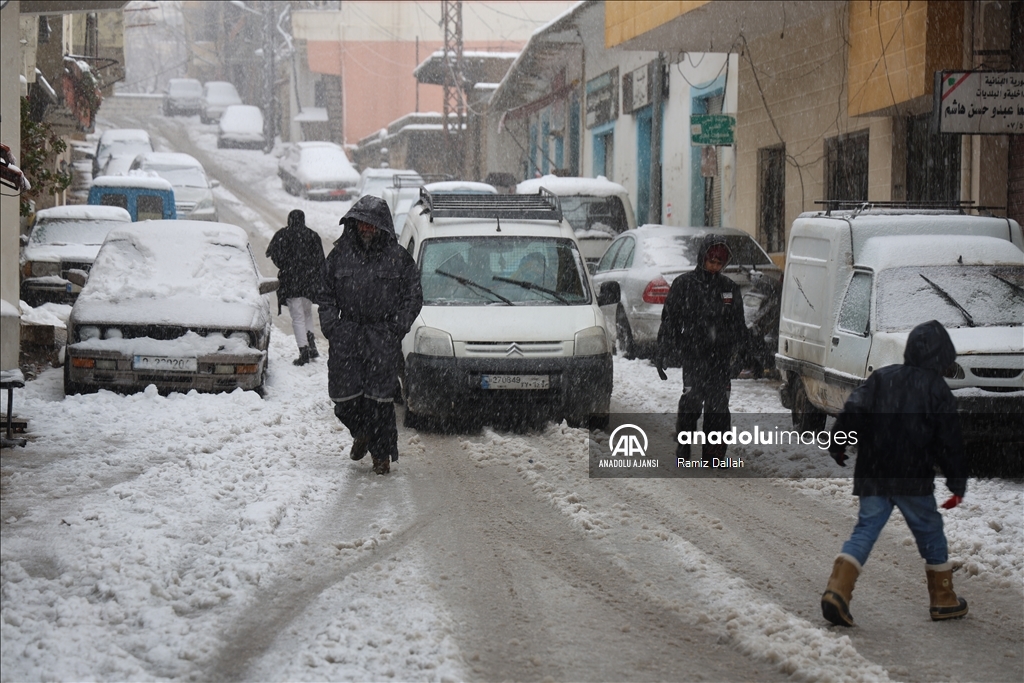 Lübnan'da kar yağışı