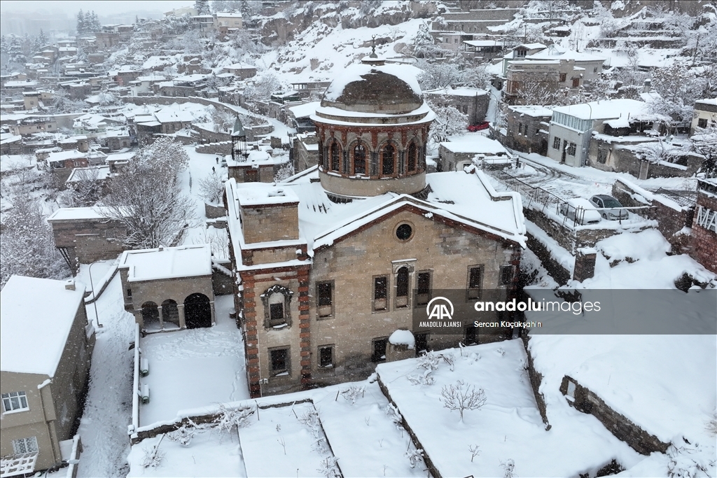 Kayseri'de kar yağışı etkisini sürdürüyor