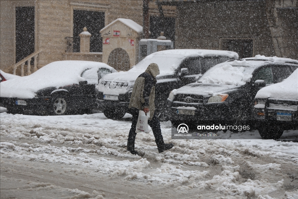 Lübnan'da kar yağışı