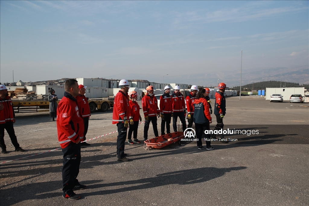 Kahramanmaraş'ta 400 öğretmen aldıkları eğitimle olası afetlere hazırlanıyor