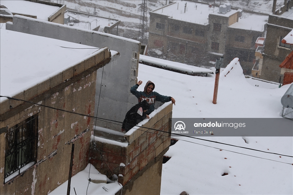 Lübnan'da kar yağışı