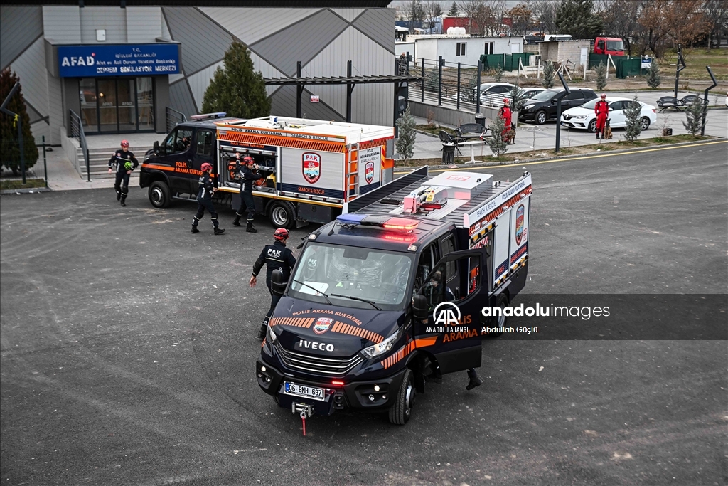 "Asrın felaketi"nde 660 depremzedeyi kurtaran PAK timleri zorlu eğitimden geçiyor