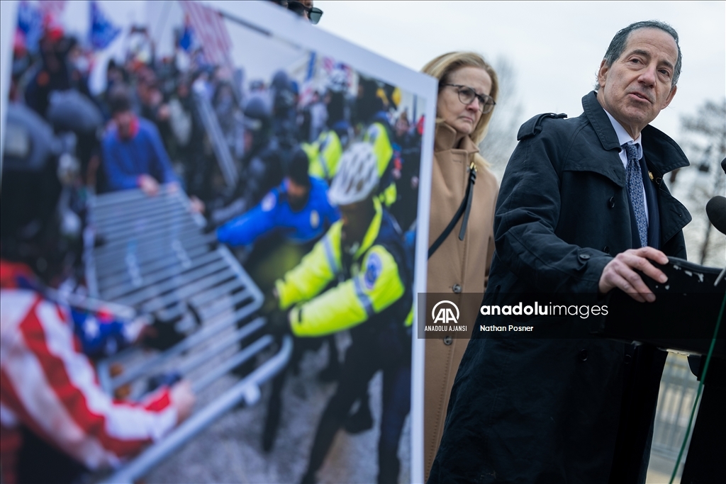 Wasshington D.C.'de 6 Ocak Kongre baskınına karışanların cezalarının affedilmesine karşı protesto