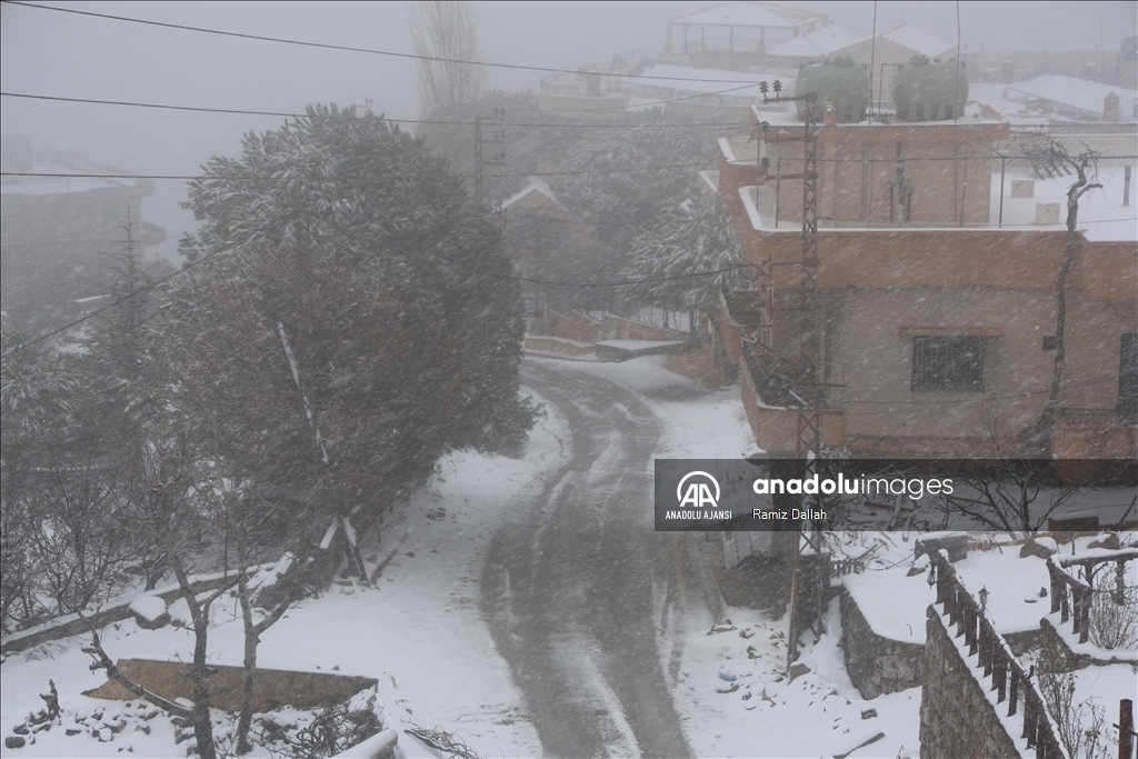 Lübnan'da kar yağışı